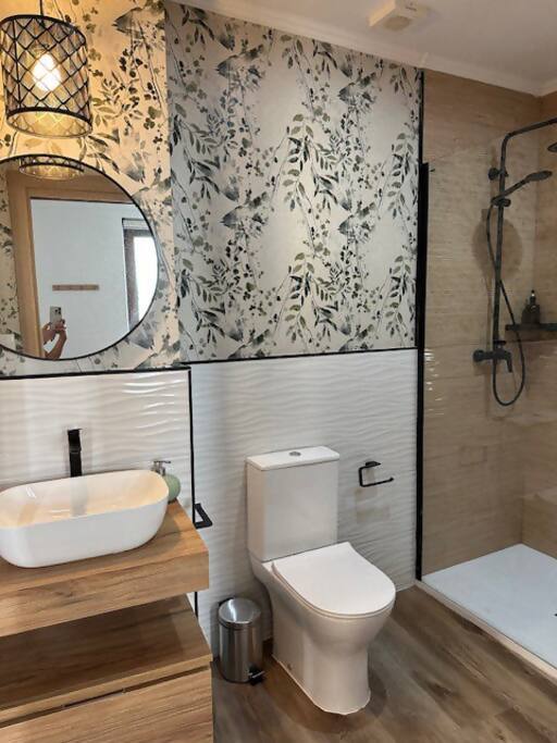 382869_669fb6aa7fb55_4