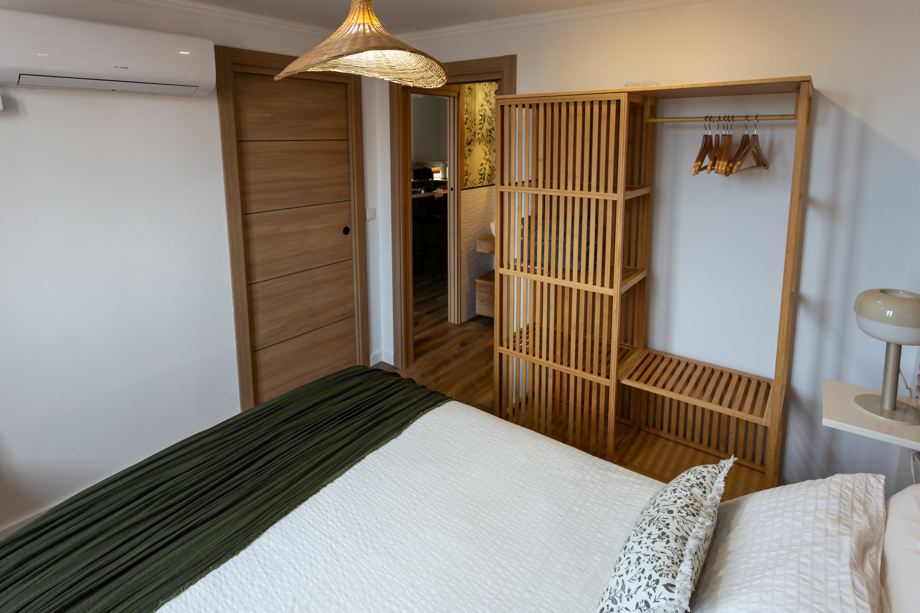 382870_0071b9ecc7_24